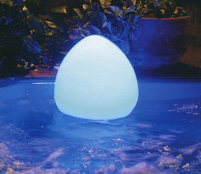 Outdoor Poolside Chill Egg