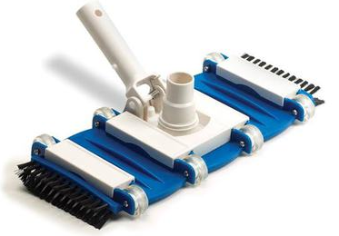 flexible vacuum head with brushes
