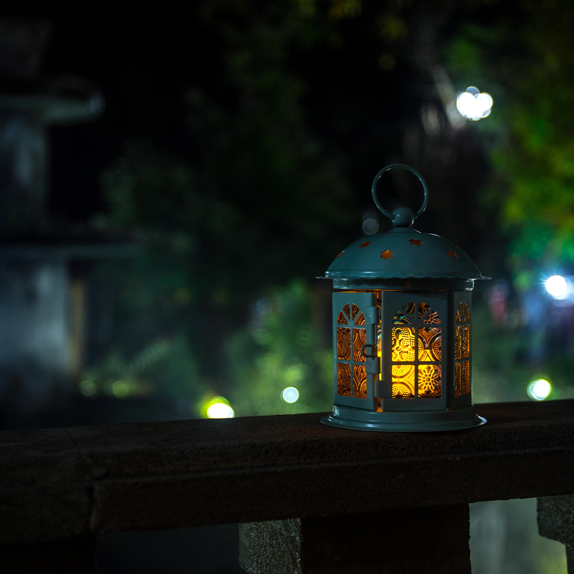lantern on deck rail